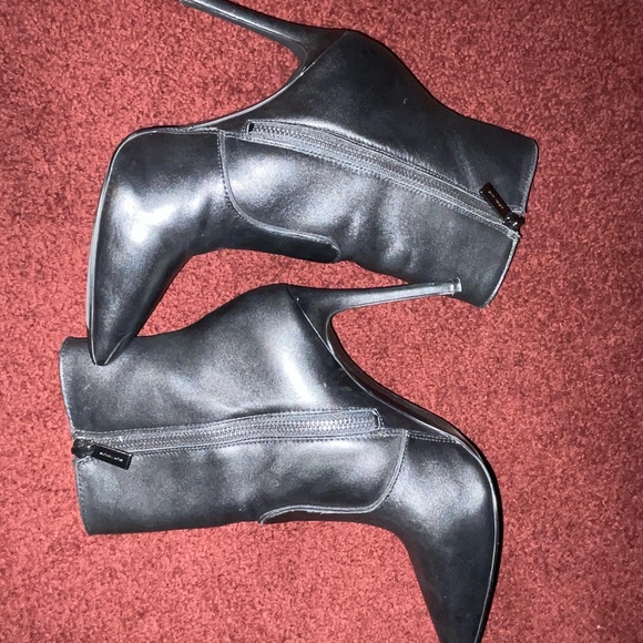 Michael Kors black ankle boot size 7 - Picture 6 of 11